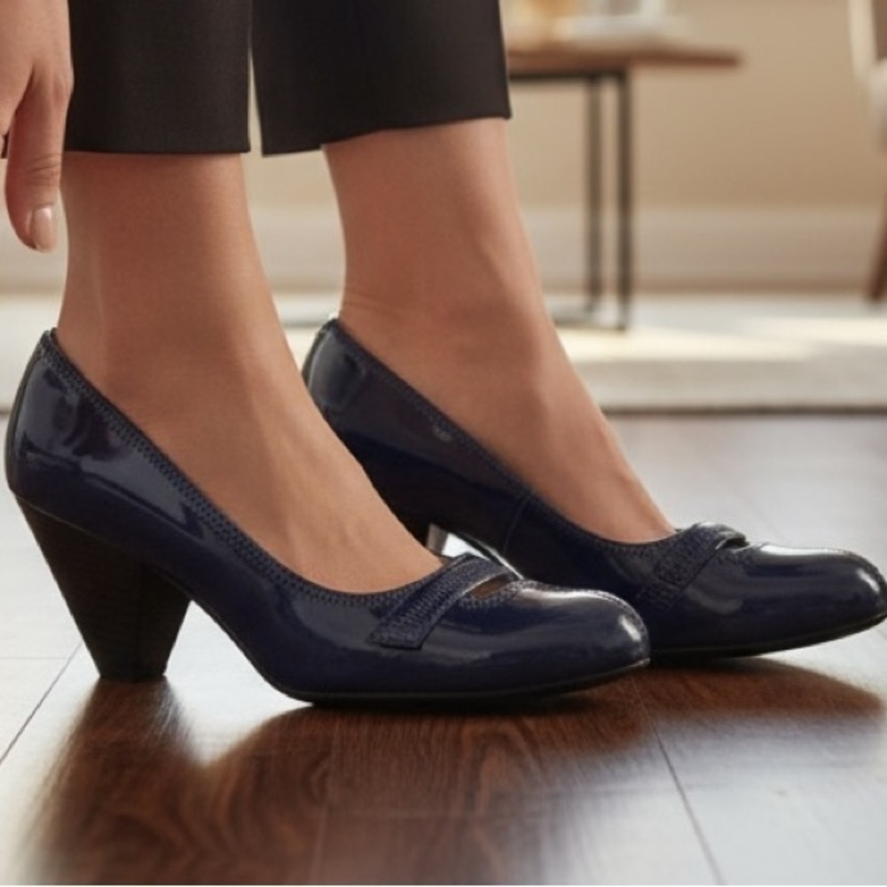 Bandolino Womens size 8.5 heels